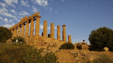 Evening light, super wide angle shot, Hera temple, visitors, valley of the temples, valle dei