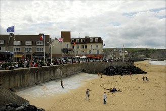 Beach promenade, Arromanches-les-Bains, Calvados, Basse-Normandie, France, Europe