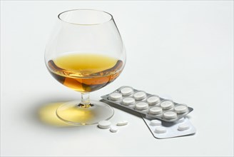 Alcohol and tablets, abuse, pills, tablet abuse