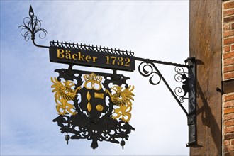 Nose sign on the Bäckeramtshaus, historic market square, Old Town, Hildesheim, Lower Saxony,