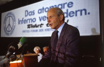 Ruhr area. The third forum of the Krefeld Initiative for Nuclear Disarmament in the 1980s. Gert