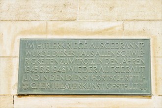 Schauspielhaus Dresden, inscription on the reconstruction after the destruction during the war