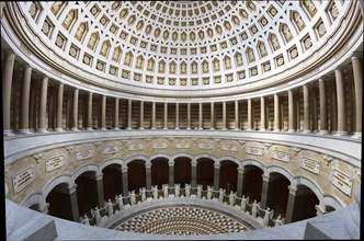 Interior, hall and dome with a total of 34 angels, goddesses of victory 3, 3 metres high, monument