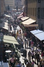 Münzgasse is a popular link between Neumarkt and Brühl's Terrace