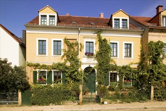 A memorial plaque on the house no. 10, built around 1830, commemorates Clara Schumann's father,