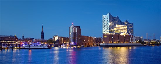 Elbe Philharmonic Hall and Columbus Haus in the evening, Hafencity, Hamburg, Germany, Europe