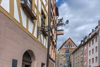 Nose sign on the Haus der Nürnberger Altadtfreunde, Weißgerbergasse 10, Nuremberg, Middle