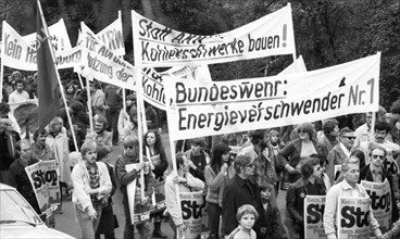 More than 100, 000 people demonstrated against nuclear power on 14.100.1979 in Bonn, Germany,