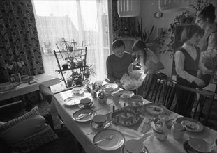 Life and everyday life in the GDR from 1.4. to 10.4.1974.families, children, birthday, Germany,