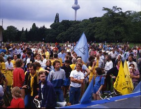 Bonn. Peace demonstration of the 100, 000 to the Hofgarten on 18. 6. 1987