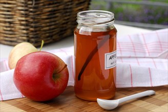 Apple jelly with vanilla pod and apples, vanilla, vanilla stick, spoon, apple, apple jelly