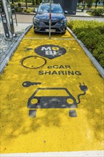 MOBIpunkt with space for two car-sharing cars and four charging points for additional electric cars