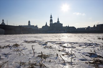 Ice drift on the Elbe in Dresden