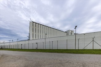 Stammheim Prison, JVA, exterior view of the maximum security prison with prison wall, Stuttgart,