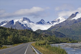 Snow-capped mountains and glaciers, autumn, Valdez, Richardson Highway, Alaska, USA, North America