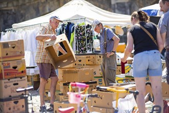 Flea markets may be held again on the banks of the Elbe in Johannstadt. However, some corona