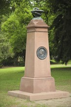 Monument with Medallion, Relief to Physician Dr. O. Thilenius, Senior Medical Councillor, Alter spa