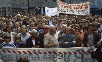 Ruhr area. Peace Movement. Armament. Nuclear Weapons 81