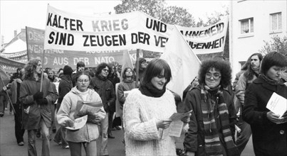 About 8, 000 young people, students and schoolchildren demonstrated against militarism, the Cold