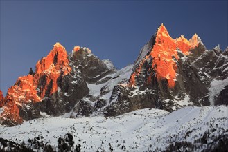 Aiguilles du Chamonix, Alpenglühen, Haute-Savoie, France, Europe