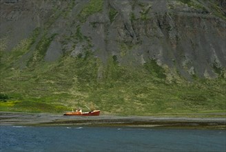 Shipwreck Gardar on the beach, Patreksfjördur, Patreksfjordur, Vesturbyggd, Iceland, Europe