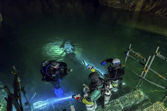 Divers in the old Miltitz lime mine