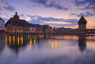 Chapel Bridge, Reuß, Old Town Lucerne, Switzerland, Europe