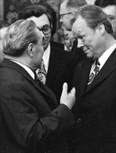 On the arrival of the Soviet Head of State and Party Leonid Brezhnev by Willy Brandt on 18. 5.