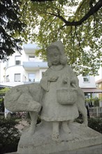 Little Red Riding Hood Fountain with Little Red Riding Hood and Wolf in Stone, Otto cock Platz,