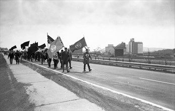 The 1964 Easter March led by the Campaign for Disarmament, here in Bremen on 29. 3. 1964, was