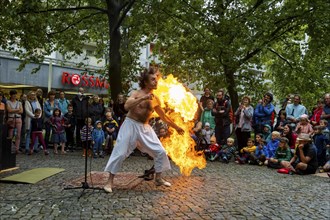 Due to the pandemic, the Schaubudensommer 2021 was moved to the more spacious main street in