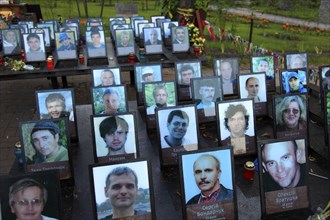 Commemorating the dead from the bloodiest Maidan demonstration in February 2014, pictures of the