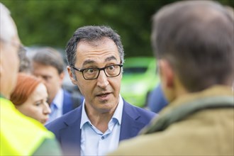 Federal Minister of Food and Agriculture, Cem Özdemir, visits Großdrebnitzer Agrarbetriebsges. mbH