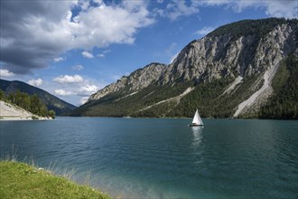 Sailing boat on the Plansee near Reutte, Ammergau Alps, Tyrol Austria, Plansee, Tyrol, Austria,