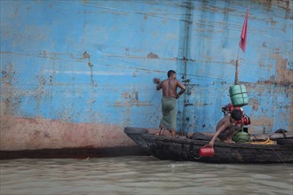 Shipyard workers, Dockyards, Dhaka, Bangladesh, Asia