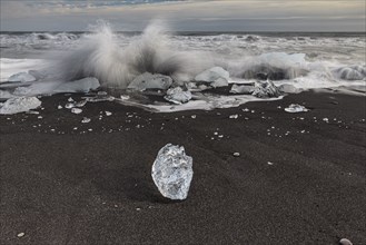 Ice floes, beach, sea, waves, clouds, Diamond Beach, Breidamerkursandur, Jökulsarlon, Iceland,