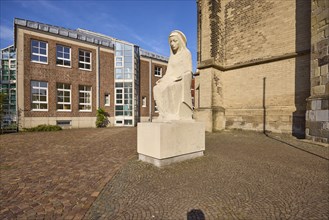 Figure of the Virgin Mary by Wilhelm Hanebal in front of St George's Church in Bocholt,