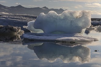 Ice floes, icebergs, lake, reflection, sunny, Jökulsarlon, Iceland, Europe