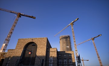 Old Bonatzbau station, cranes, Züblin construction cranes, construction site, Stuttgart 21