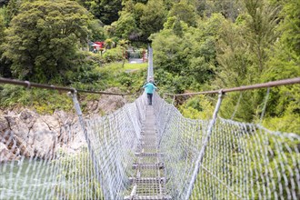 Buller Gorge Swingbridge, Buller River, Murchison, Neuseeland