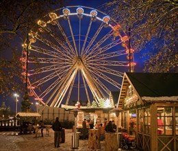 Christmas market on the main street, from the main railway station, via Prager Straße, the