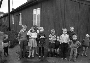 Children, large families and single parents in a homeless shelter on 28.6.1971 in Hilden, Germany,