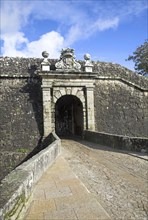 Entrance archway, fortifications and town walls, Valença do Minho, Portugal, Europe