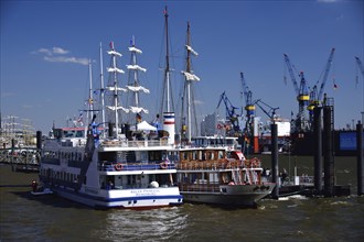 Europe, Germany, Hamburg, Elbe, Harbour Birthday, St. Pauli, View of the Elbe Philharmonic Hall,