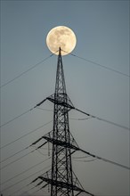 Full moon, high voltage pylon, pylon, Germany, Europe