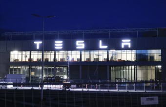 Entrance to the Tesla factory in Grünheide, 13 01 2023