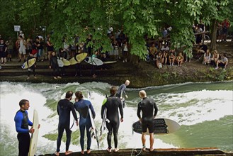 Europe, Germany, Bavaria, Munich, English Garden, City Park between Lehel and Schwabing, Eisbach,