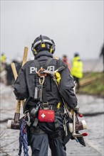 2nd day of the clearing of the hamlet Lützerath, by the police, of tree houses and huts, of climate