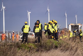 At the hamlet of Lützerath, at the Garzweiler 2 open-cast lignite mine, the RWE Group erects a