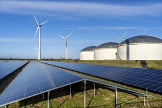 Vopak Solarpark Eemshaven, 19 hectares of solar modules with a capacity of 25 megawatts, around the